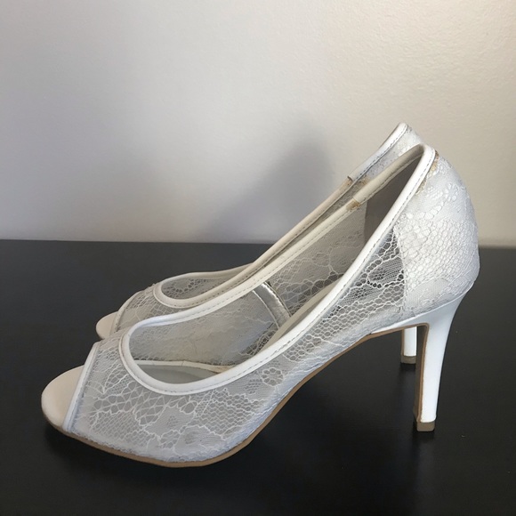 Ann Taylor white lace heels, US 6 - Picture 2 of 4